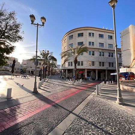 Paris Square Apartments Downtown Haifa Buitenkant foto