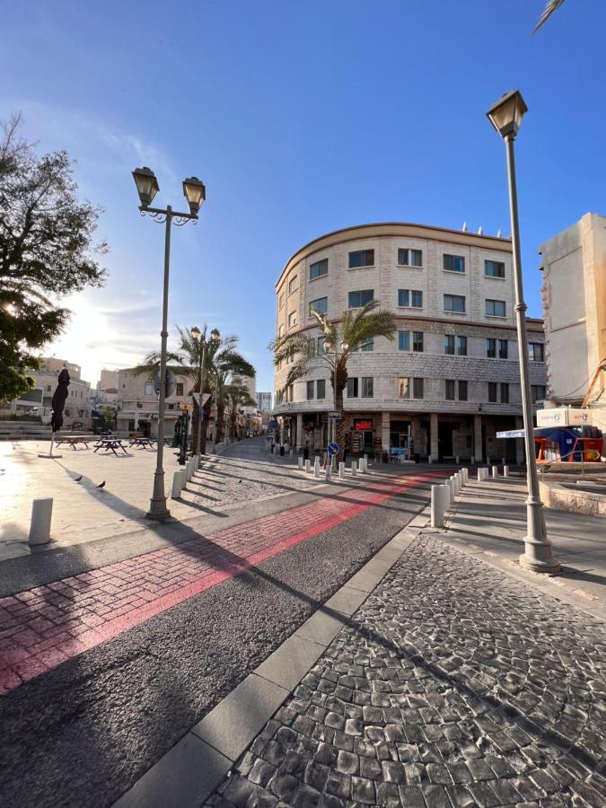 Paris Square Apartments Downtown Haifa Buitenkant foto